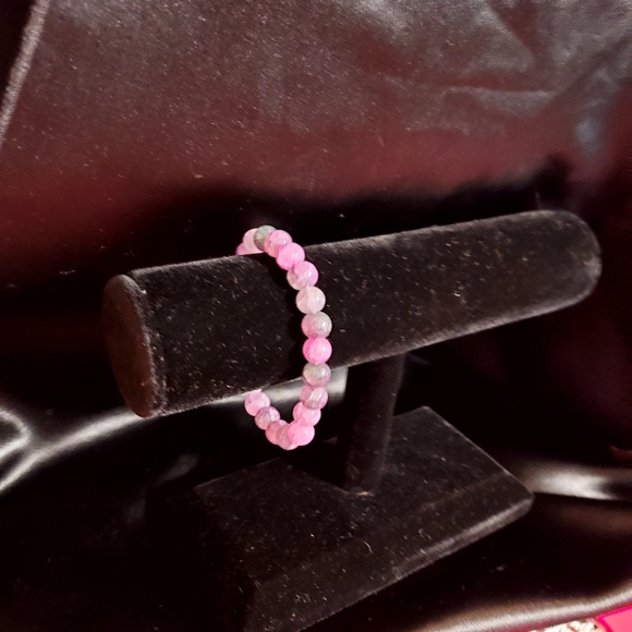 Purple and Pink Marbled Glass Bead Stretch Bracelet - Picture 4 of 4